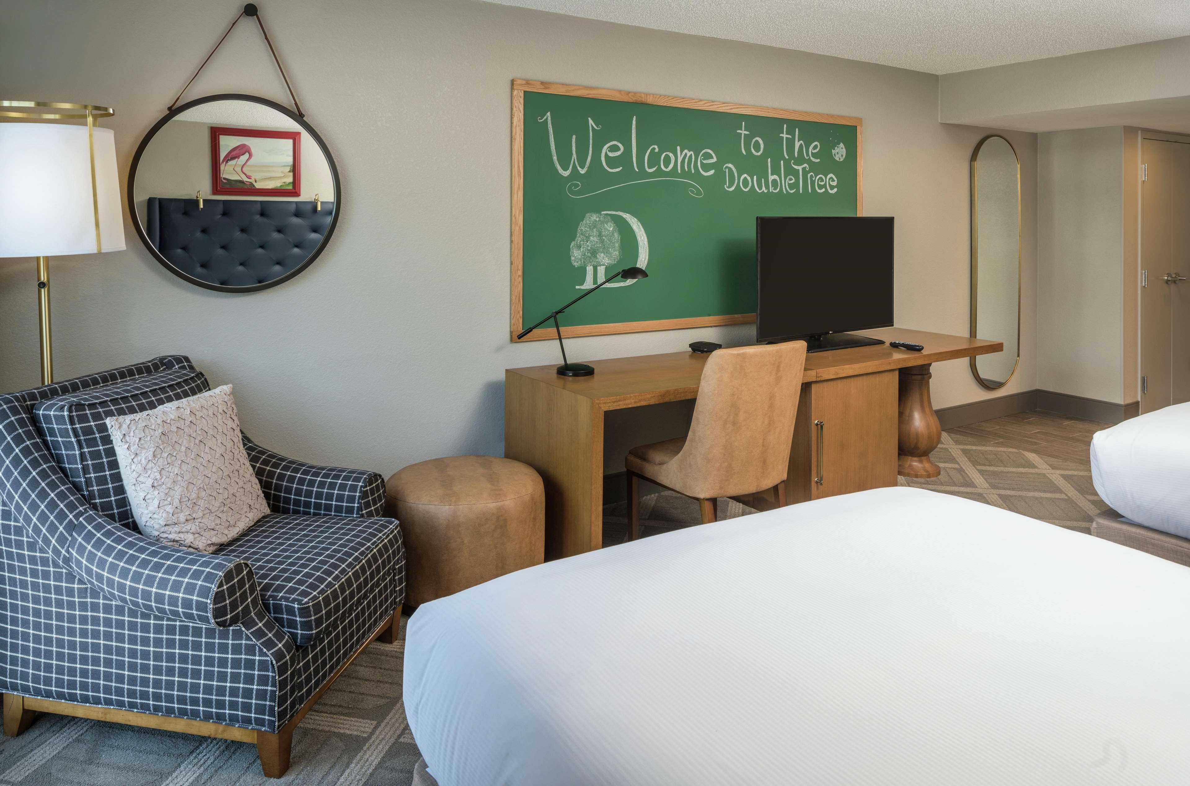 Doubletree By Hilton Gainesville Bagian luar foto