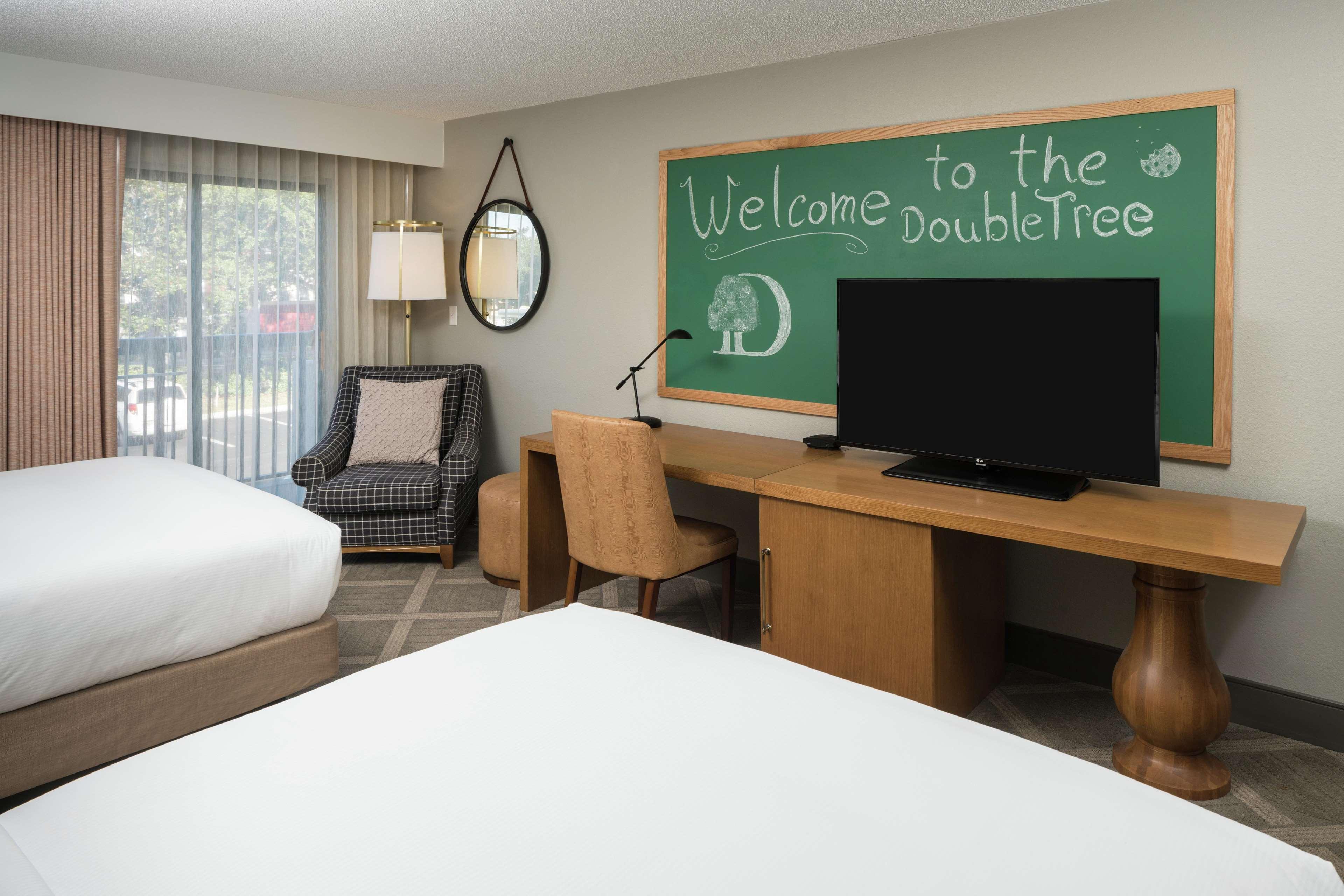 Doubletree By Hilton Gainesville Bagian luar foto