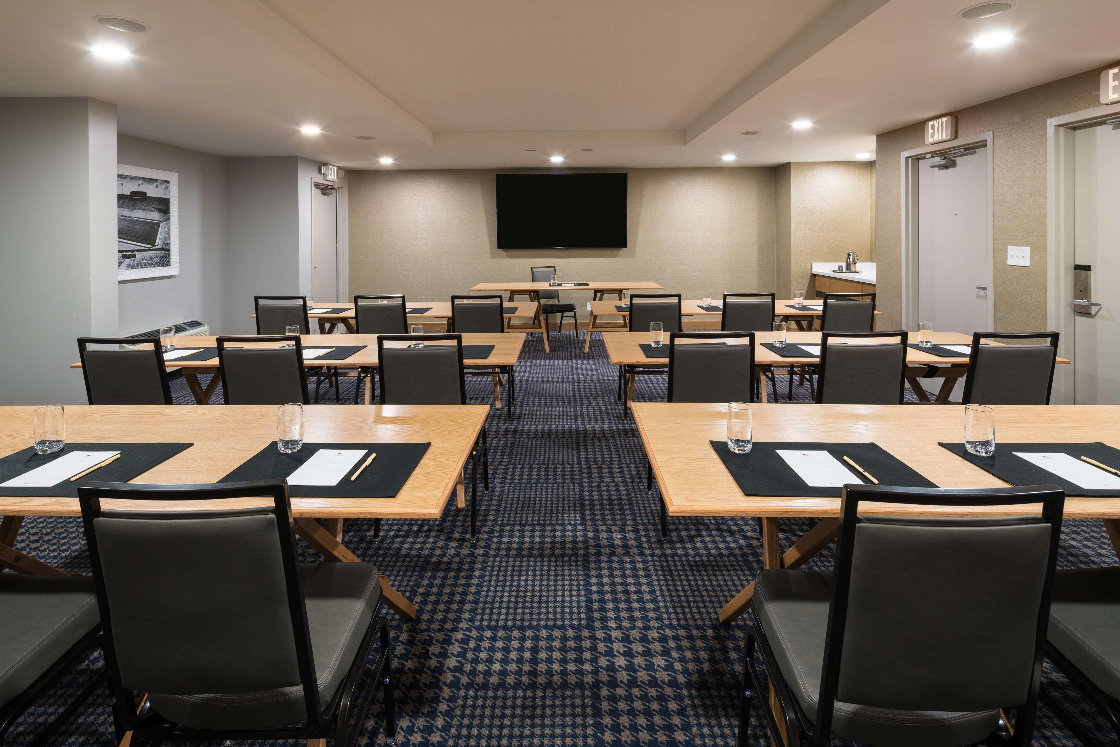 Doubletree By Hilton Gainesville Bagian luar foto