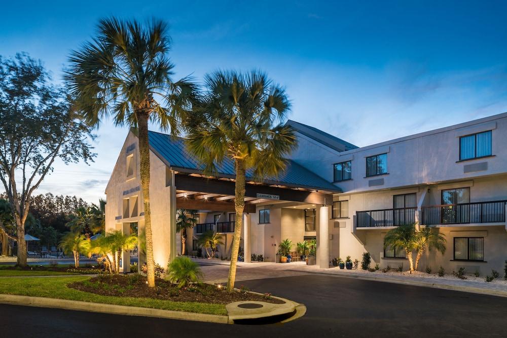 Doubletree By Hilton Gainesville Bagian luar foto