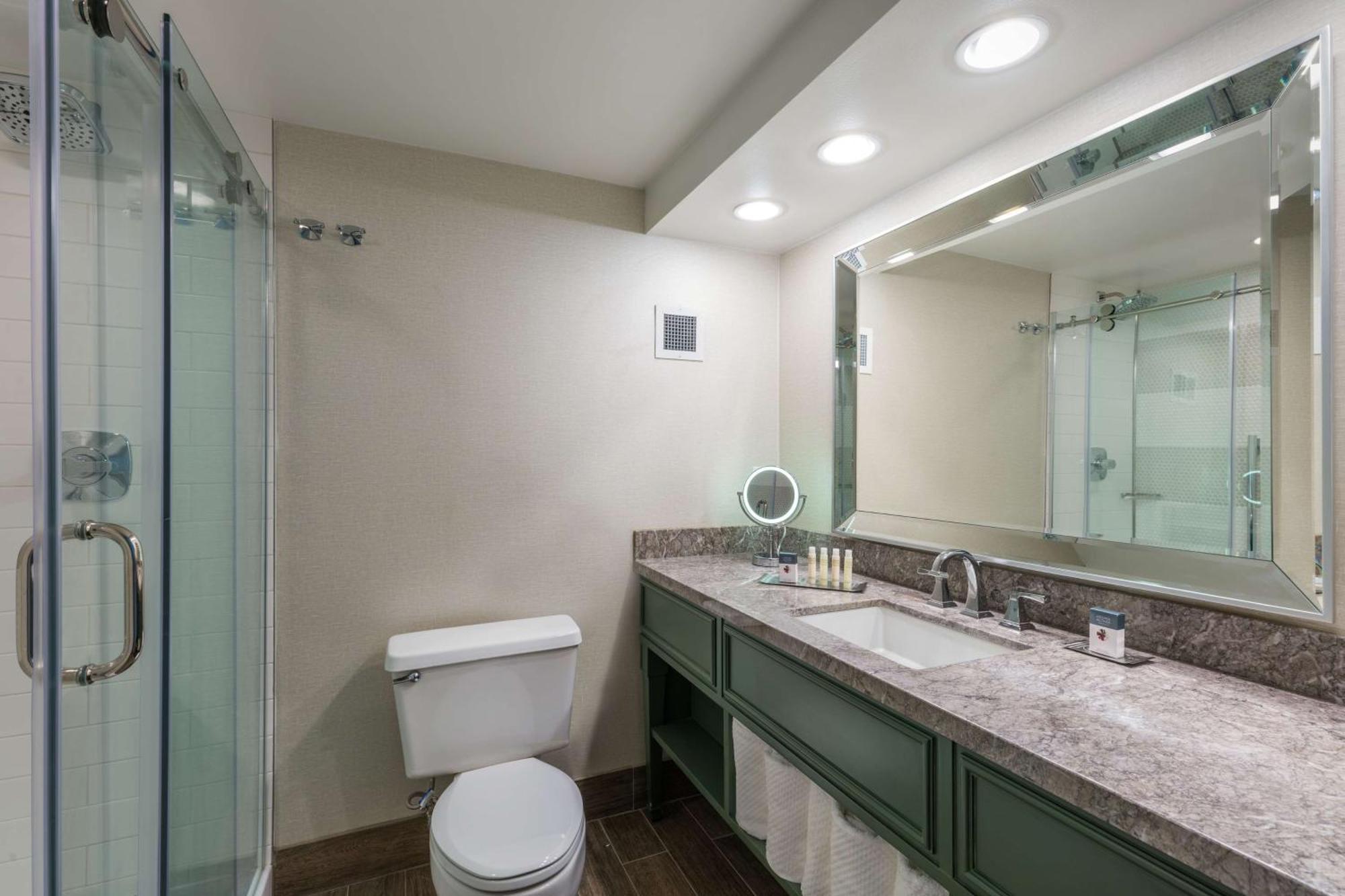 Doubletree By Hilton Gainesville Bagian luar foto