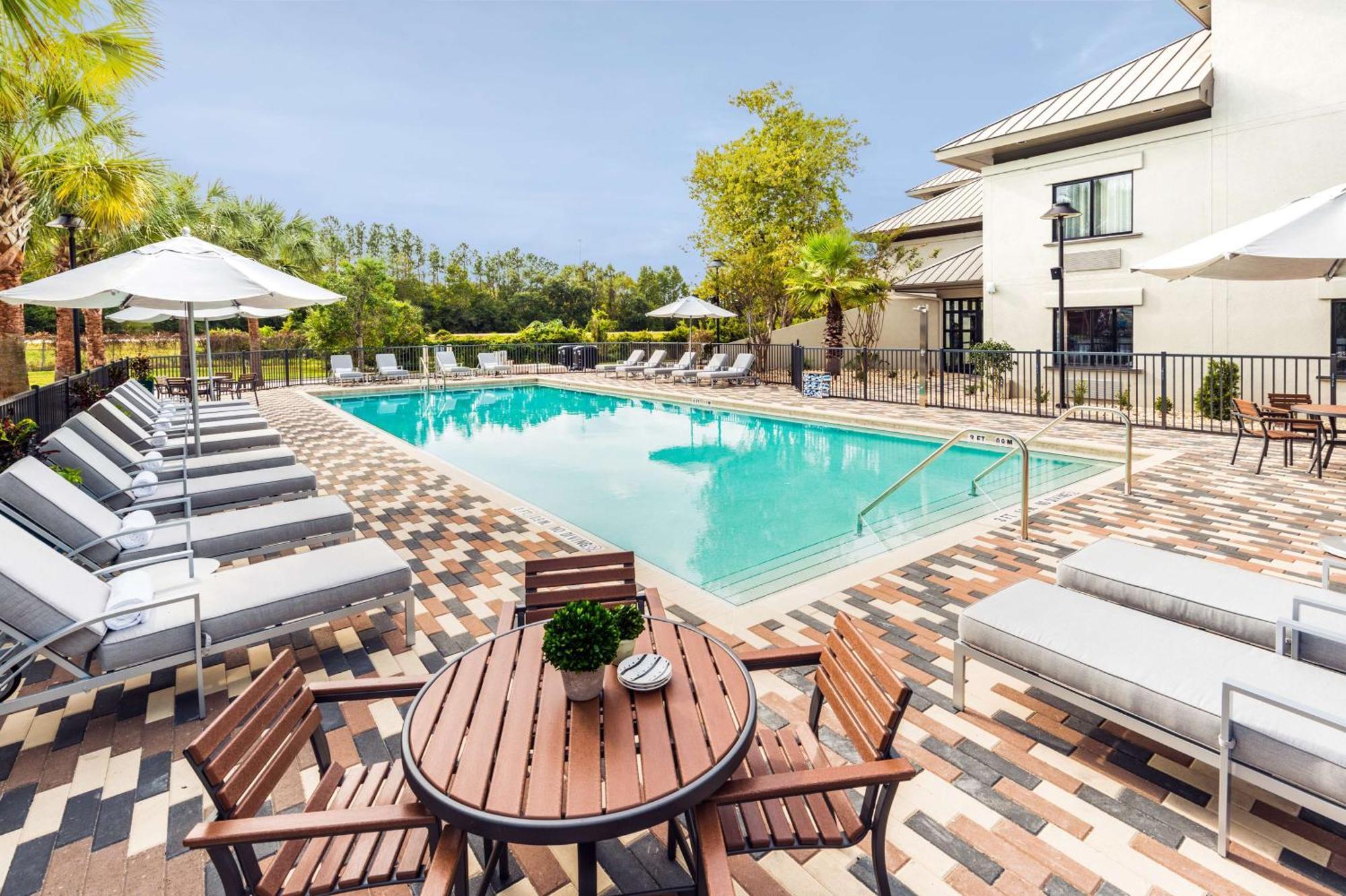 Doubletree By Hilton Gainesville Bagian luar foto