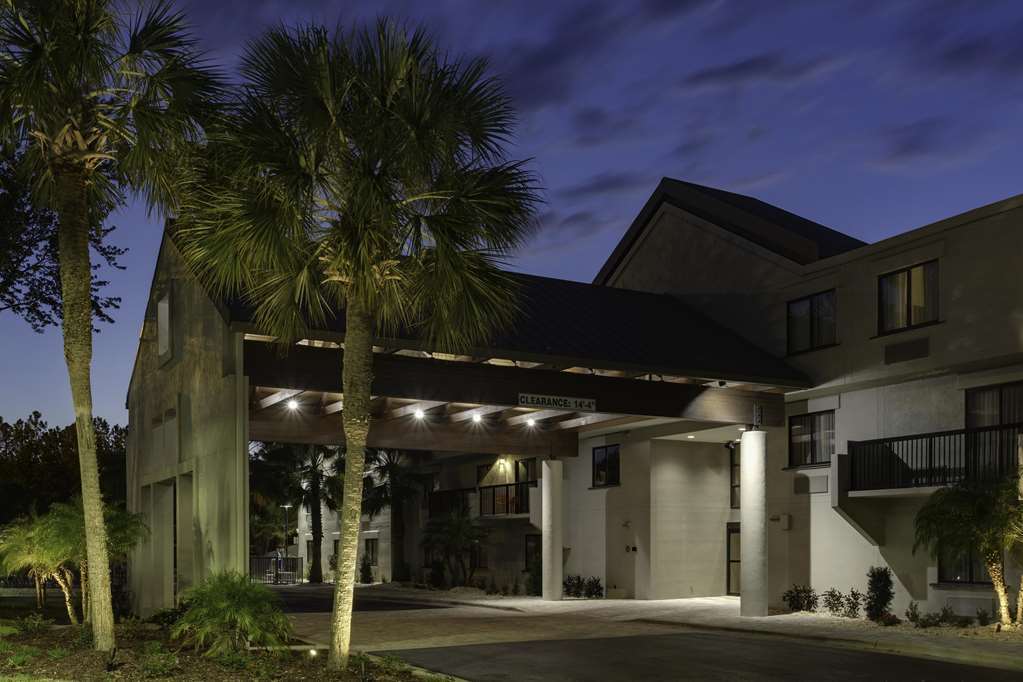 Doubletree By Hilton Gainesville Bagian luar foto