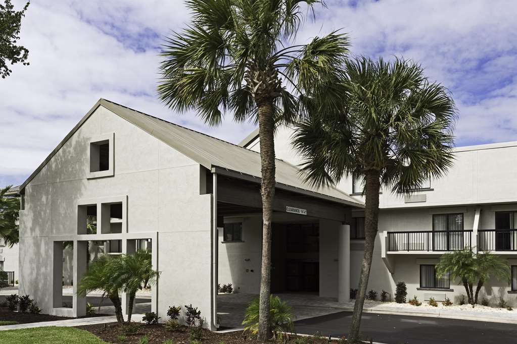 Doubletree By Hilton Gainesville Bagian luar foto